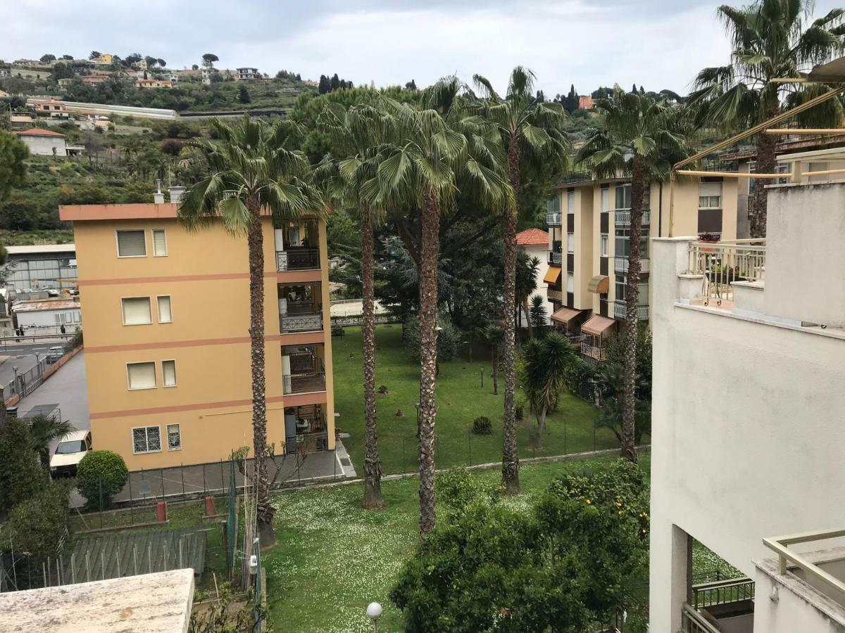 Il Giglio Apartment Bordighera Luaran gambar