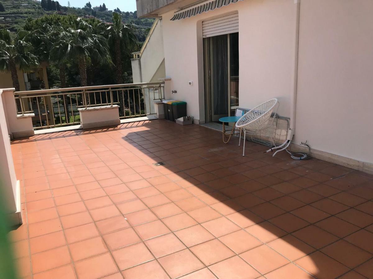 Il Giglio Apartment Bordighera Luaran gambar